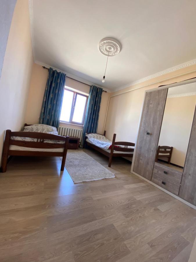 Maksat House Hotell Tossor Exteriör bild