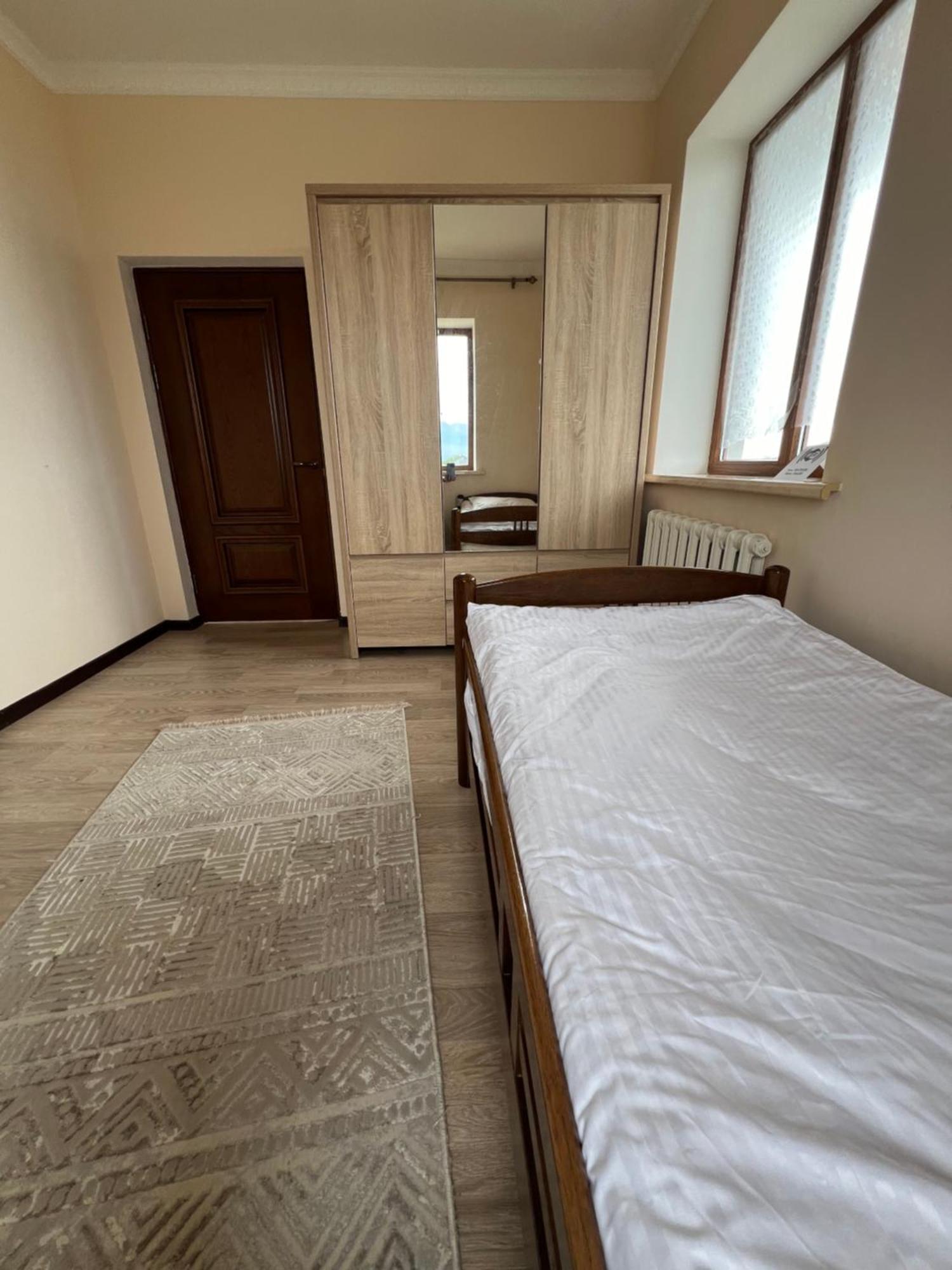 Maksat House Hotell Tossor Exteriör bild